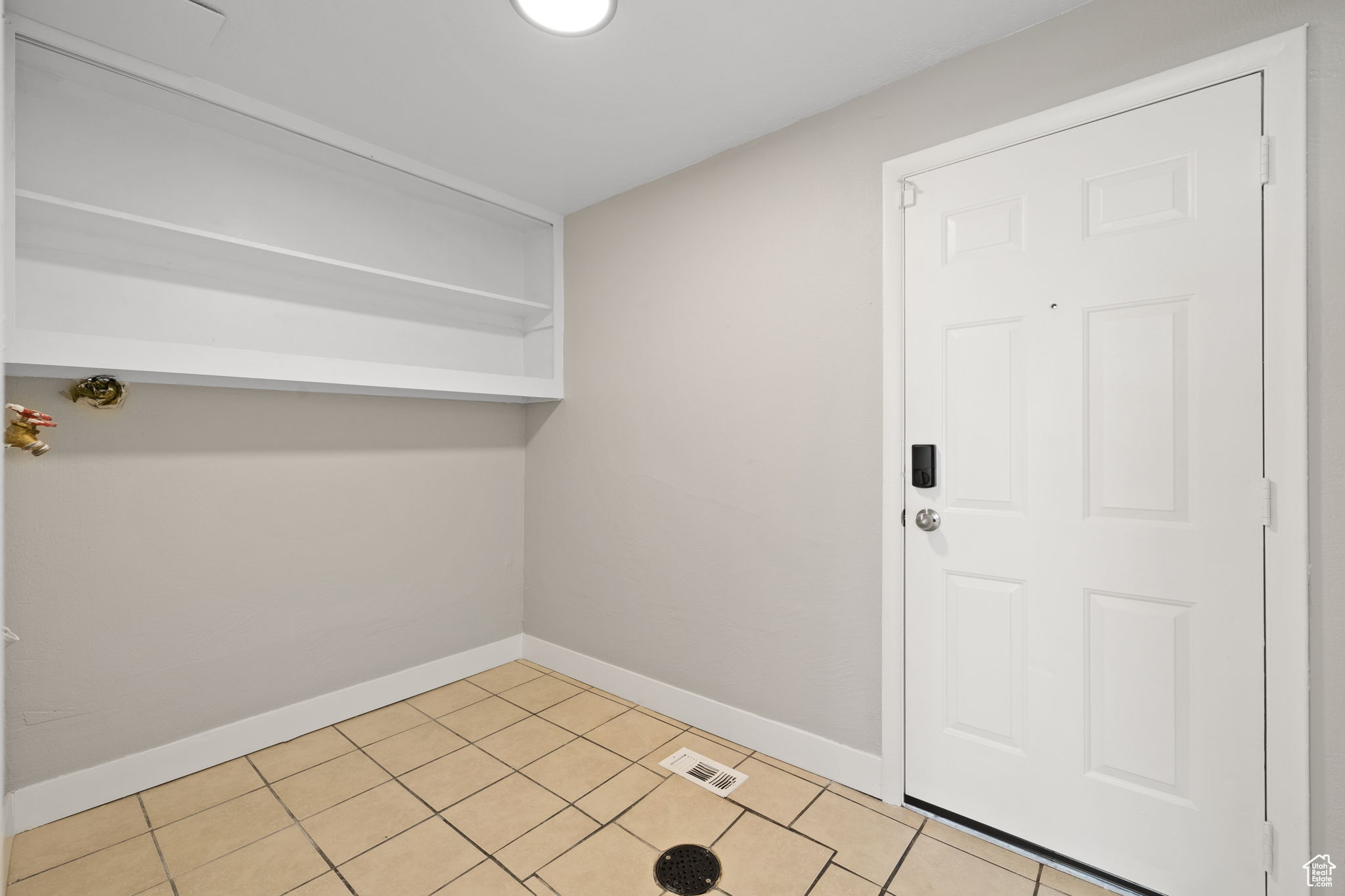 106 W ANGELO AVE