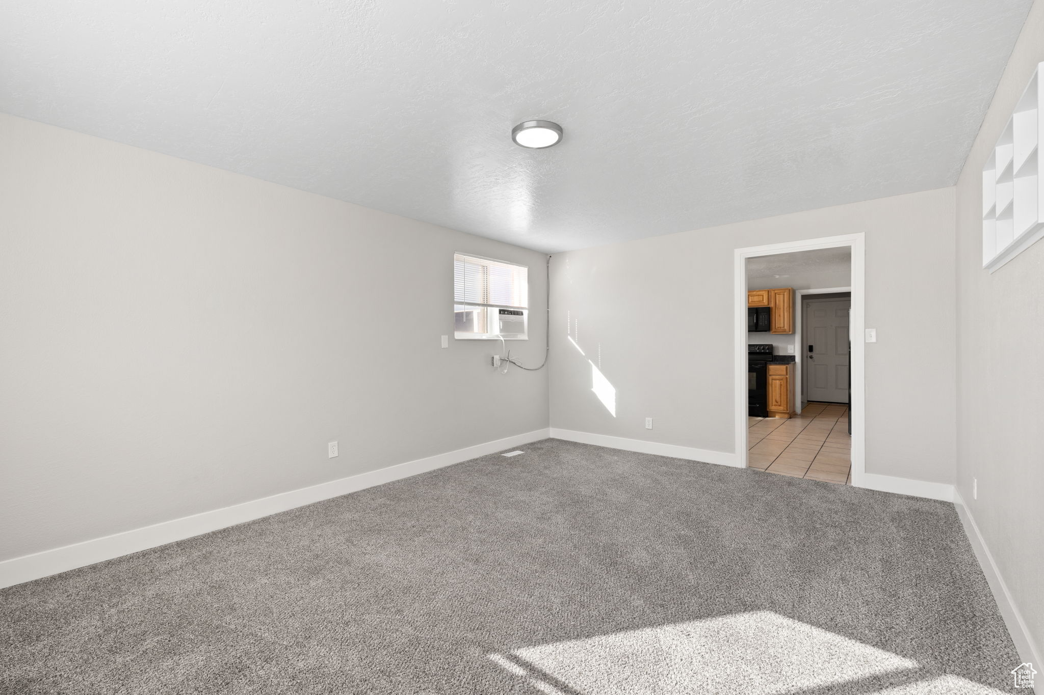 106 W ANGELO AVE