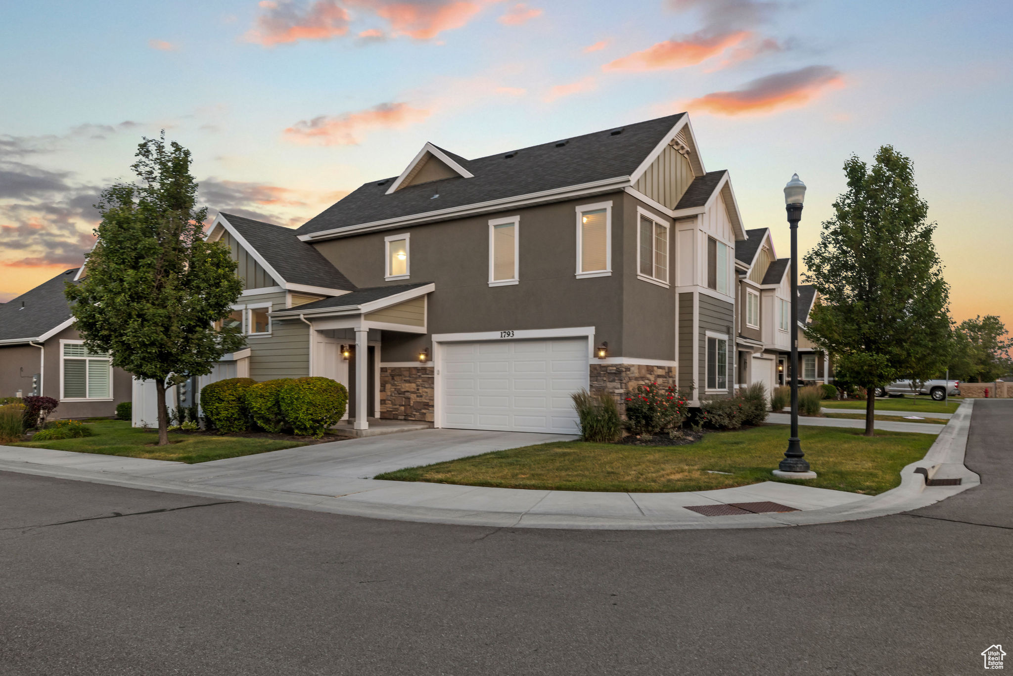 1793 W PARK WILLOW WAY