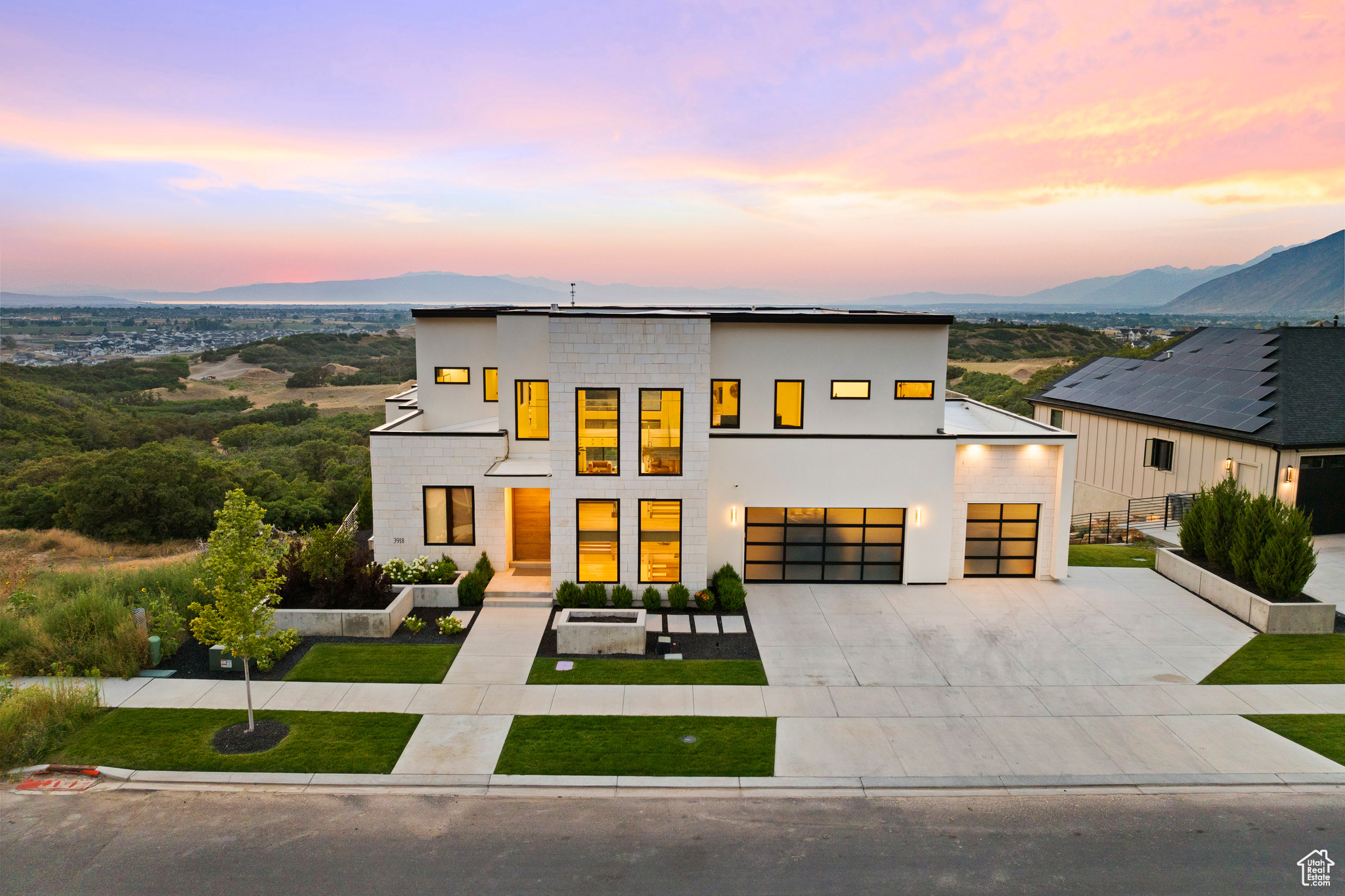 3918 S ESTATES DR