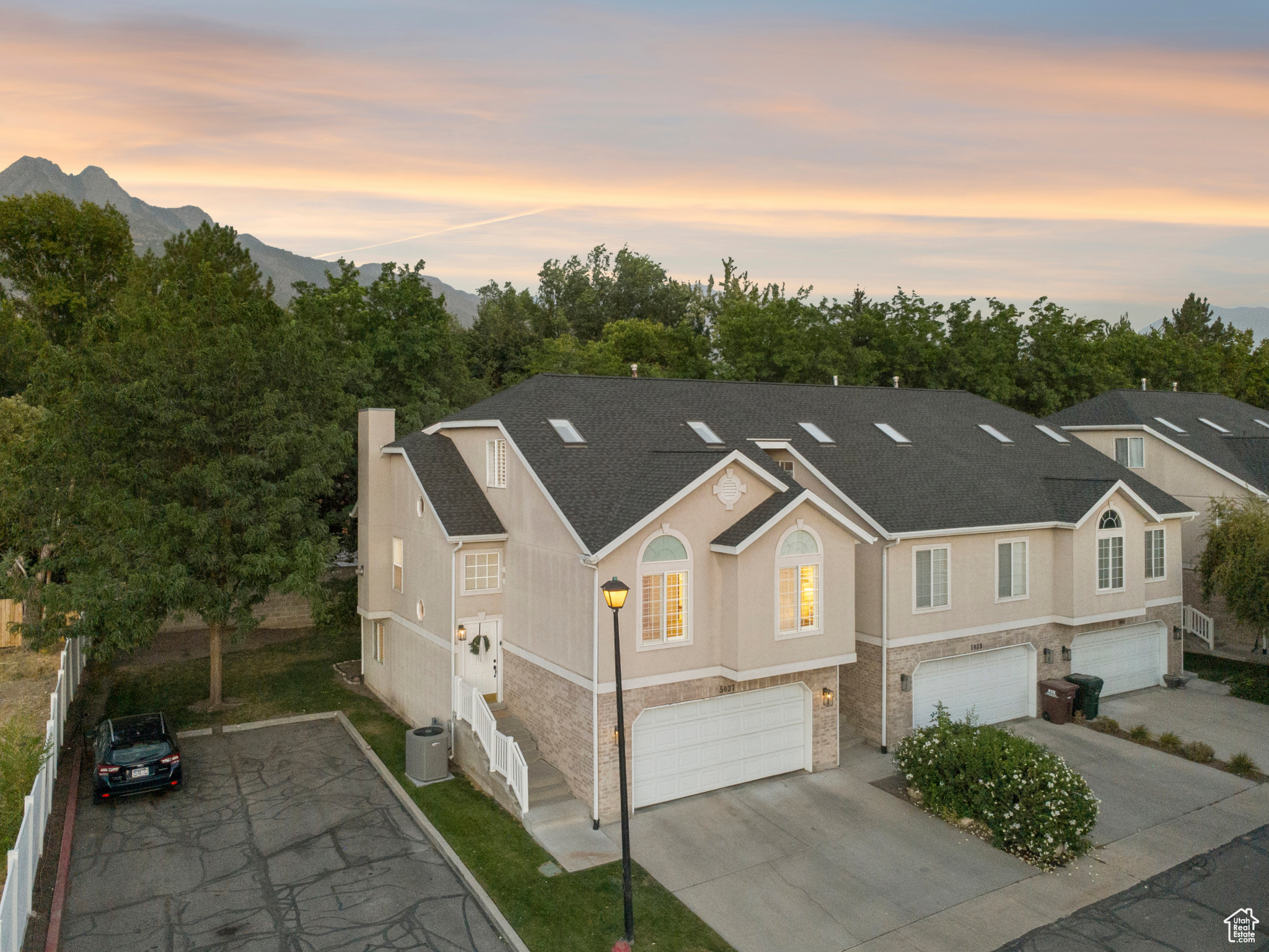 5037 S COTTON TREE LN