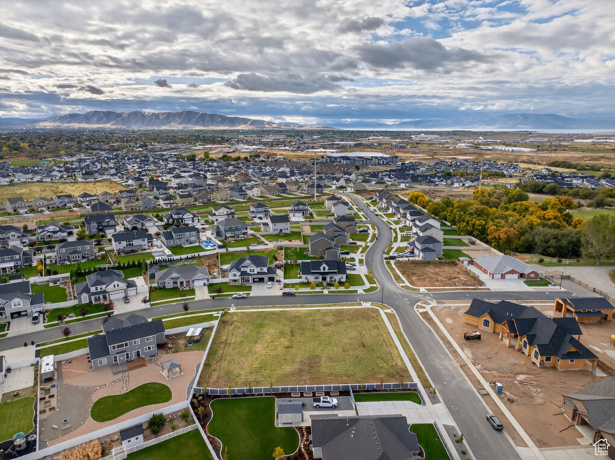 1228 N PONDEROSA LN Unit: 253