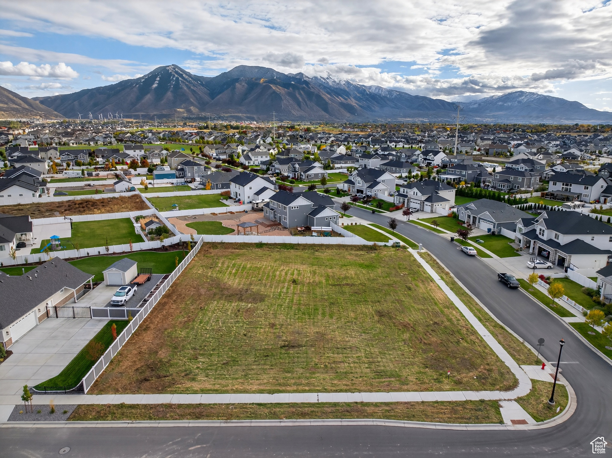 1228 N PONDEROSA LN Unit: 253