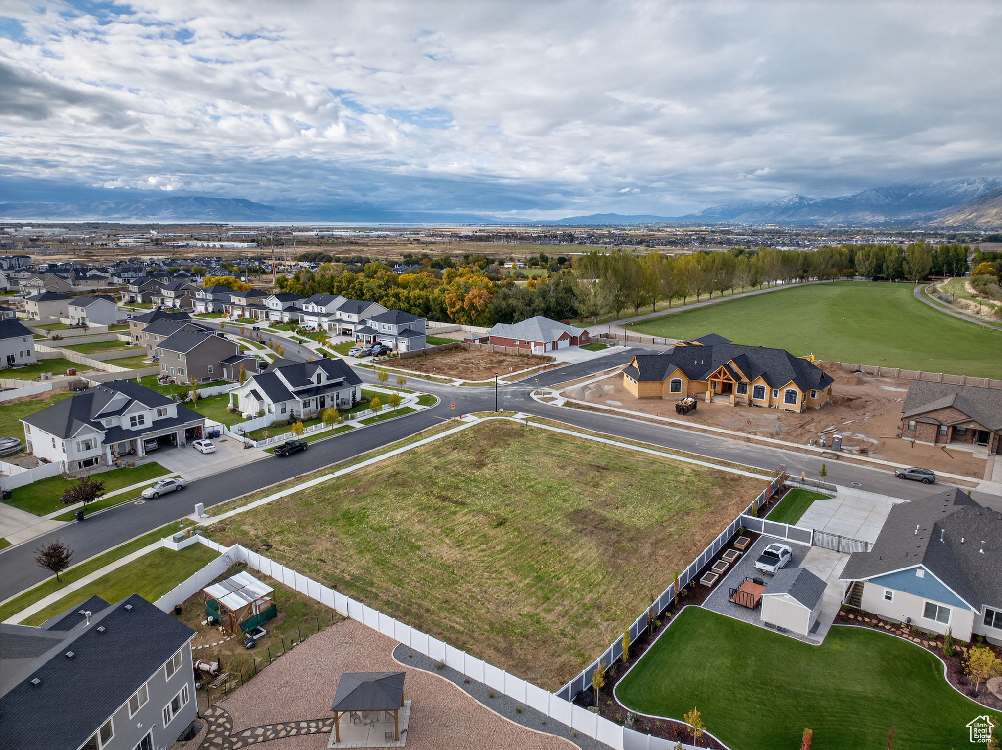 1228 N PONDEROSA LN Unit: 253