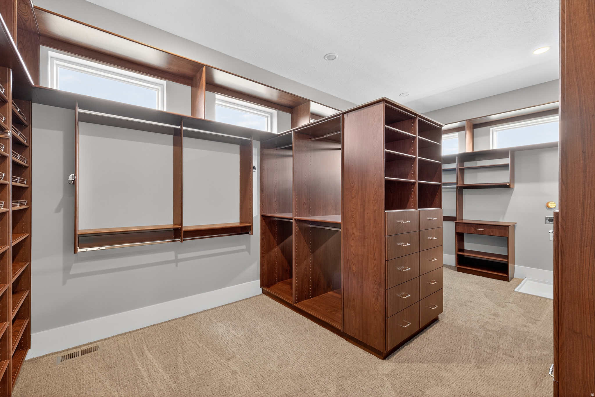 2628 E PRAIRIE VIEW DR