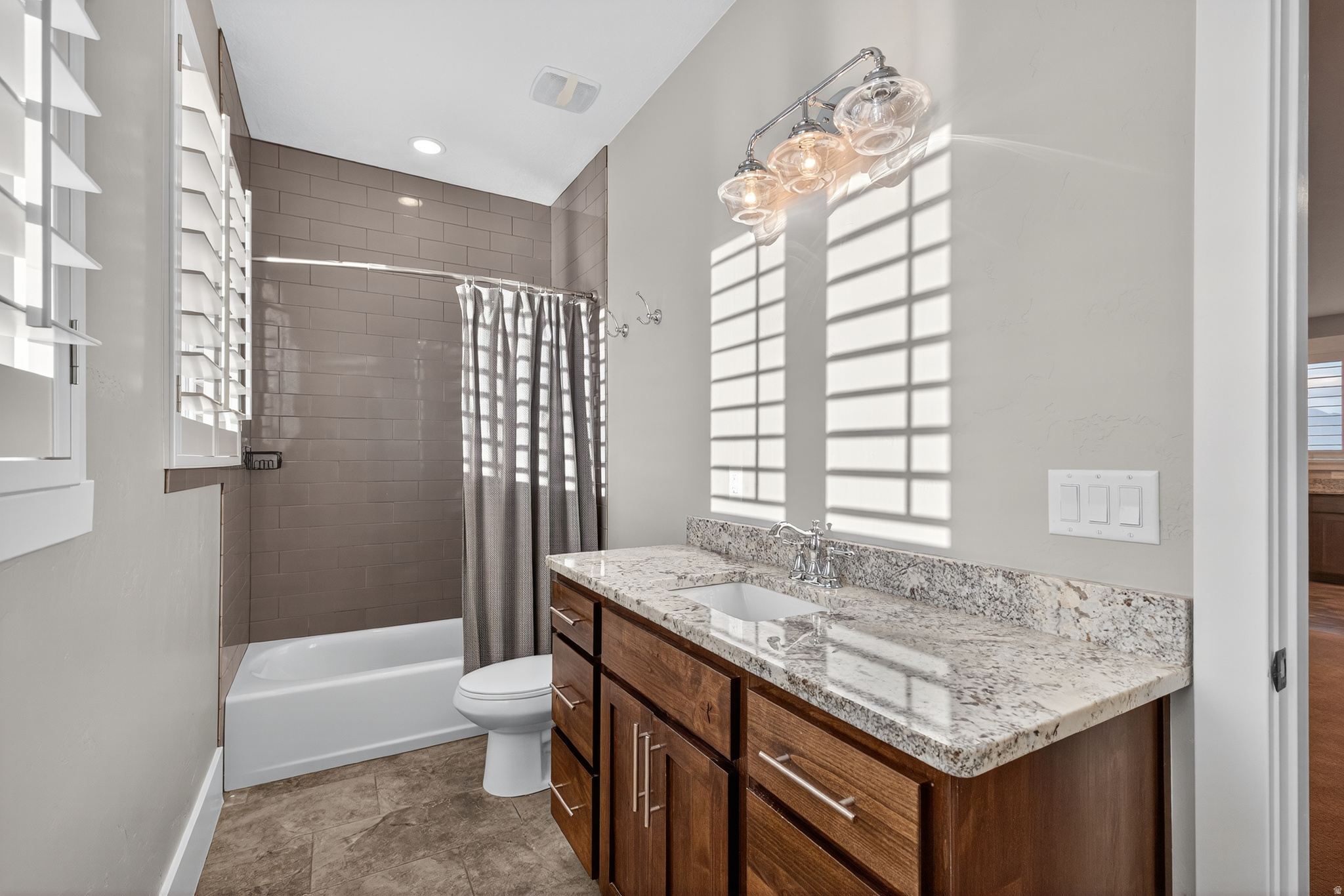 2628 E PRAIRIE VIEW DR