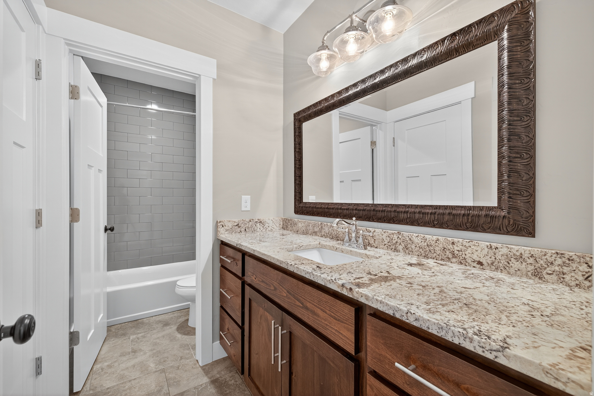 2628 E PRAIRIE VIEW DR