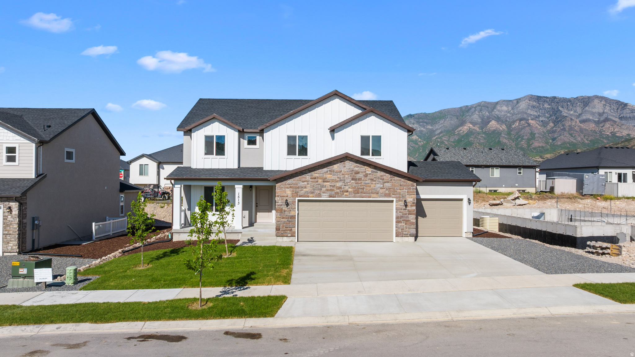 1513 S DEERBOOK AUBR #256