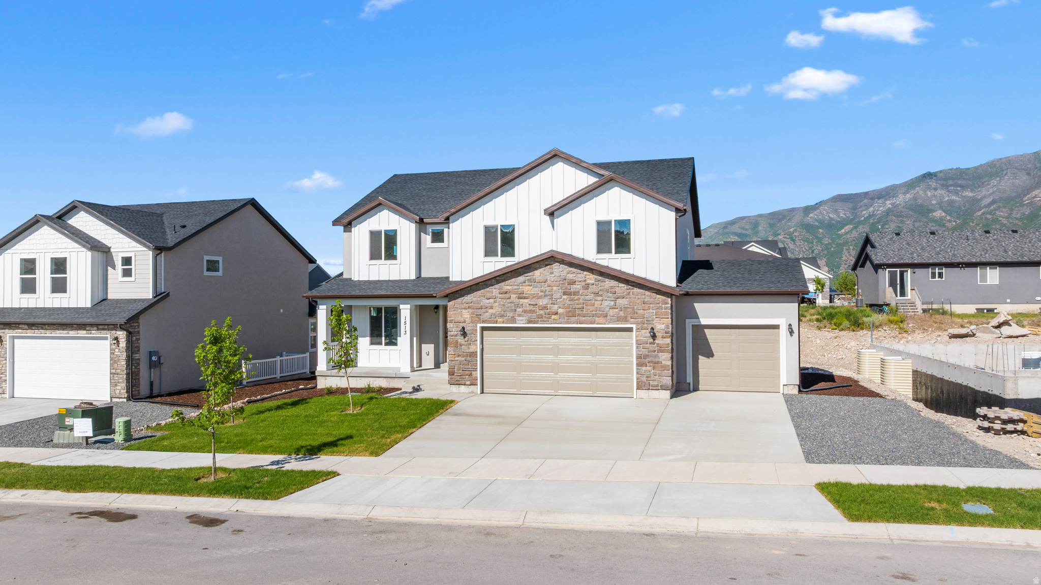 1513 S DEERBOOK AUBR #256