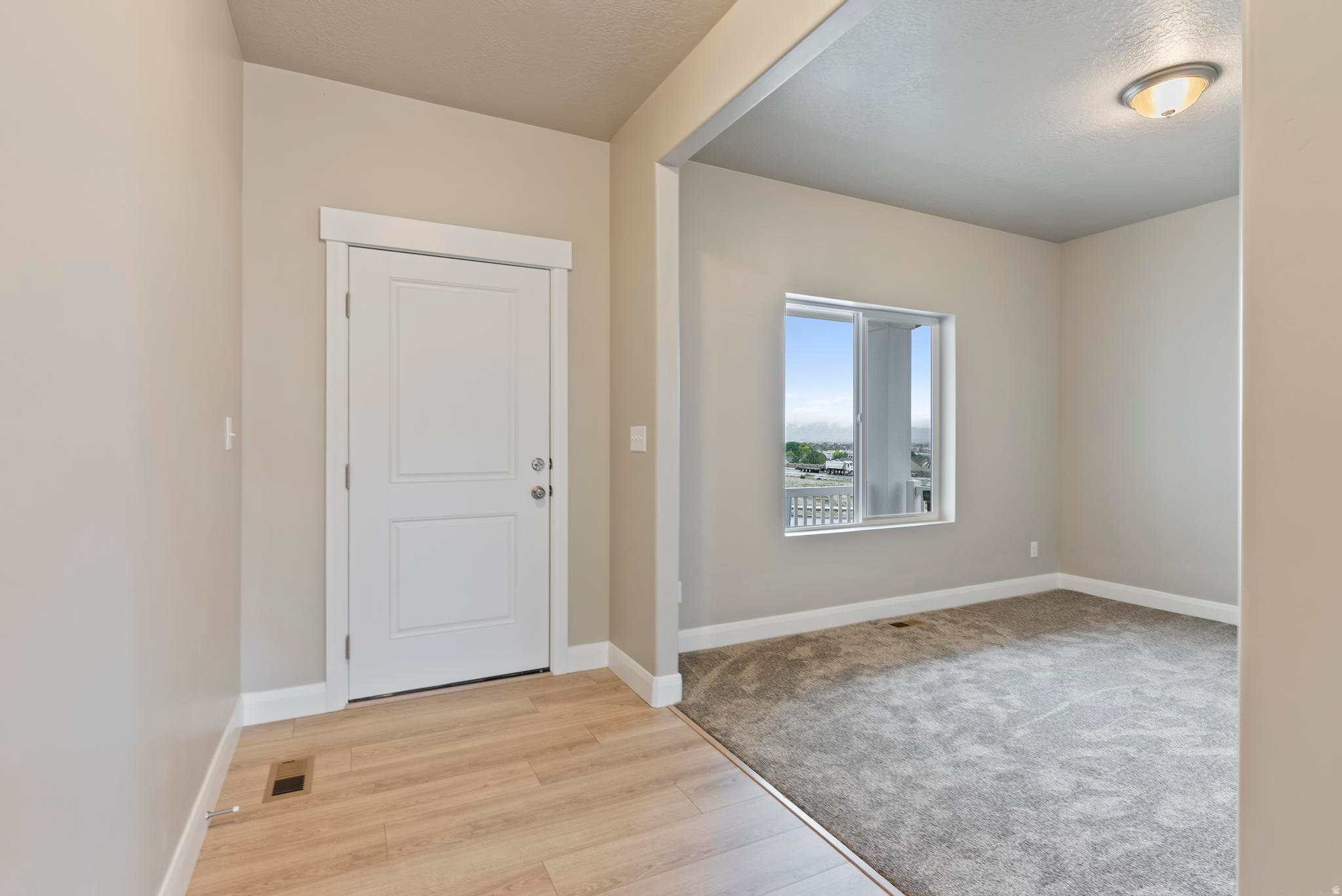 1942 W FOXWOOD RD #SH384