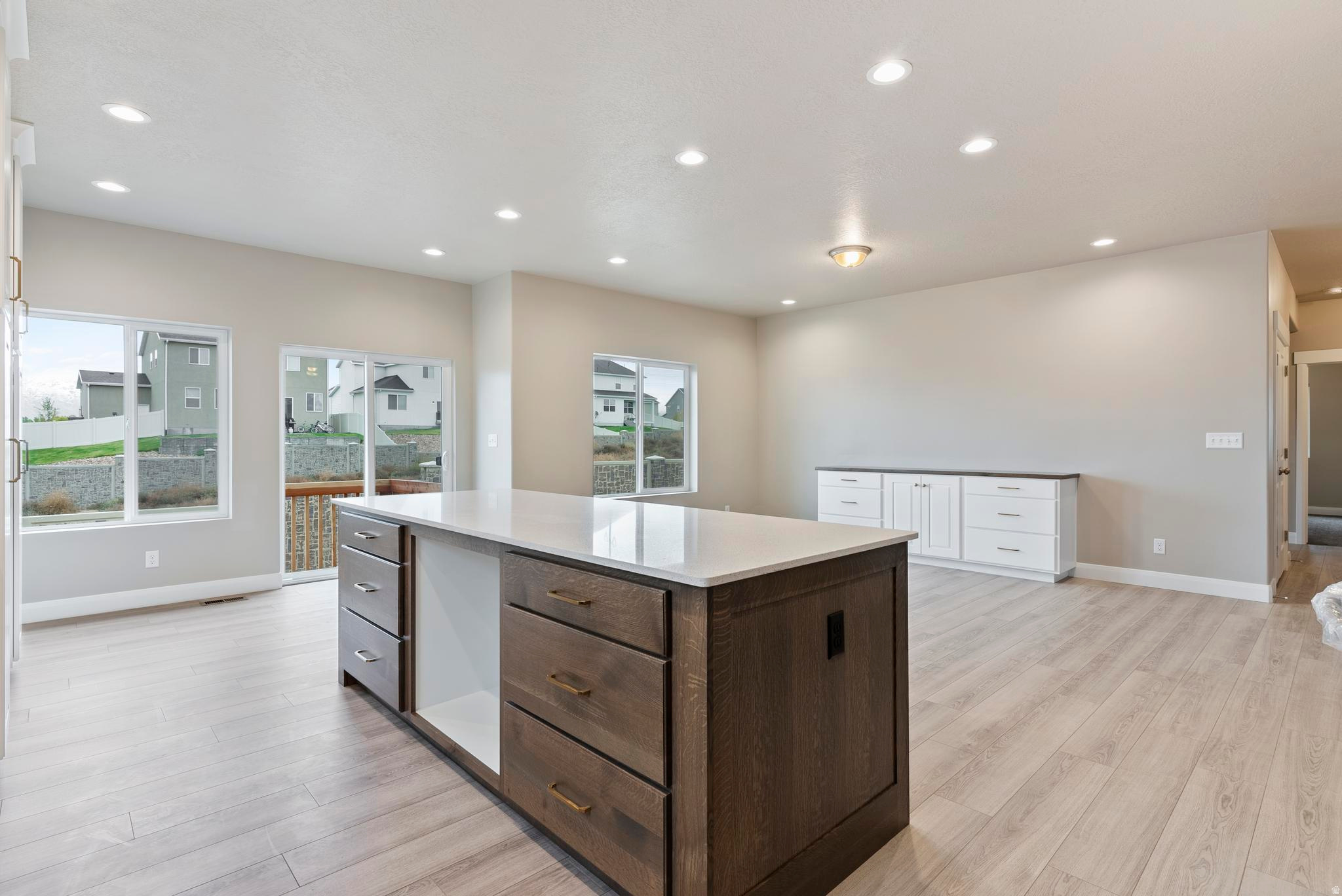 1942 W FOXWOOD RD #SH384