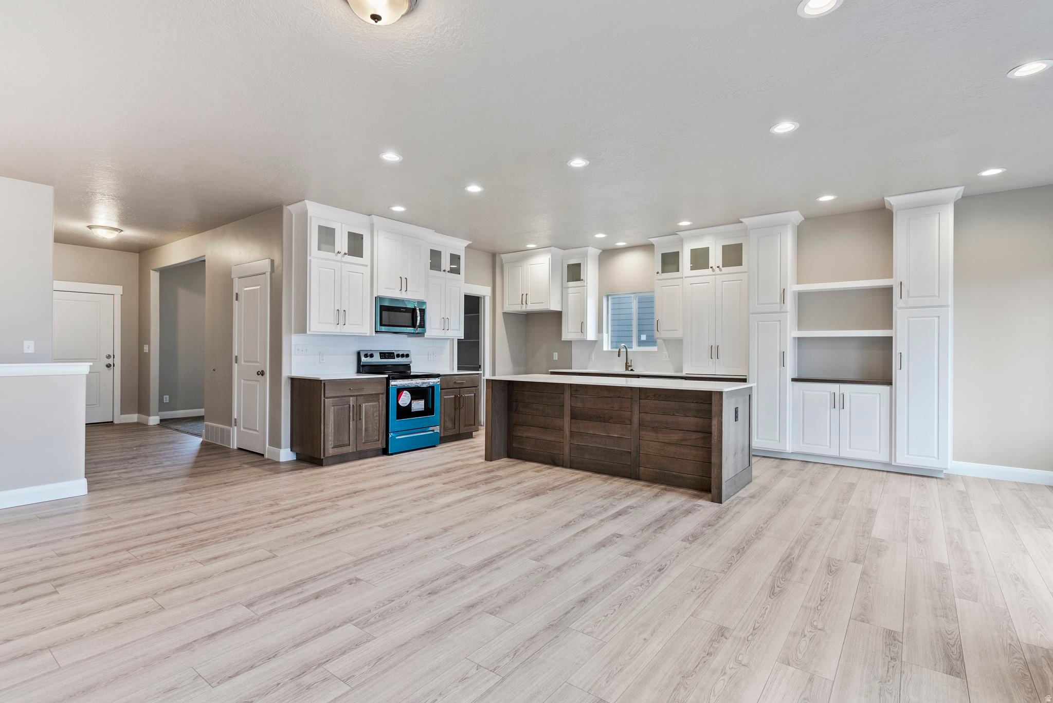 1942 W FOXWOOD RD #SH384