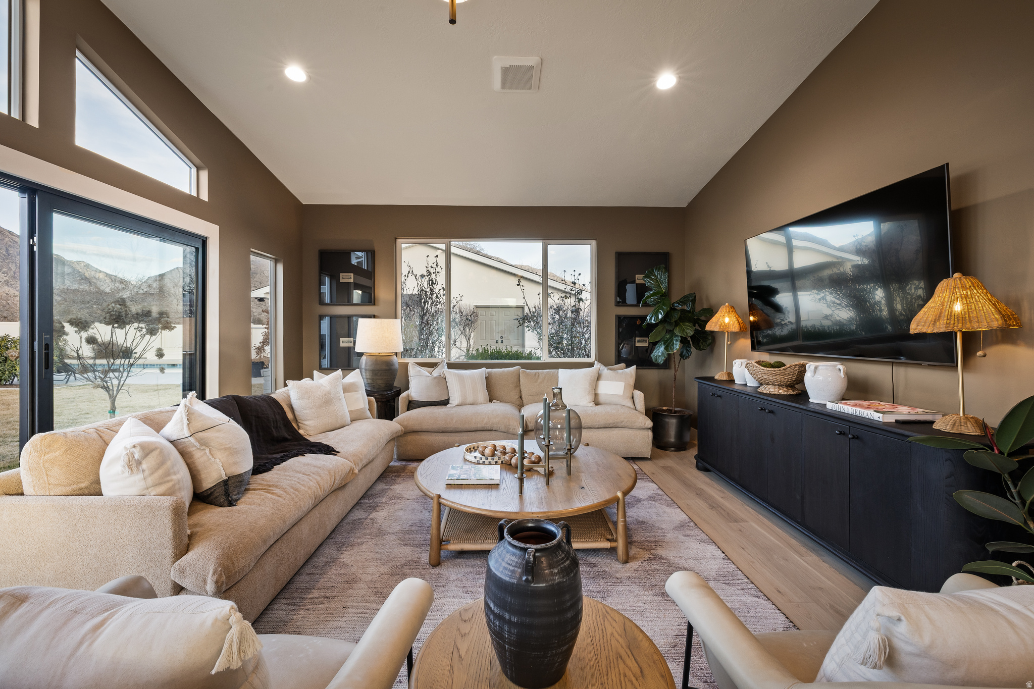 10248 N MYSTIC DR
