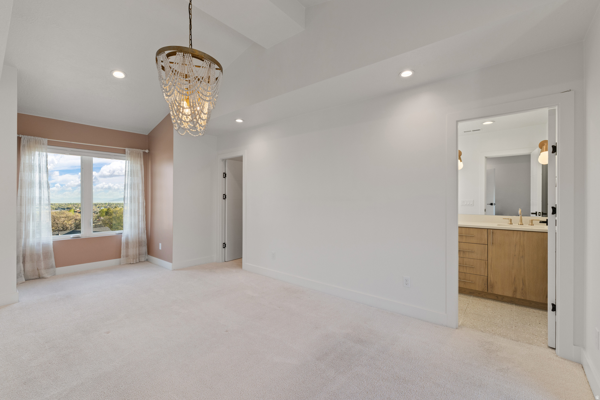 501 W DEVEY DR