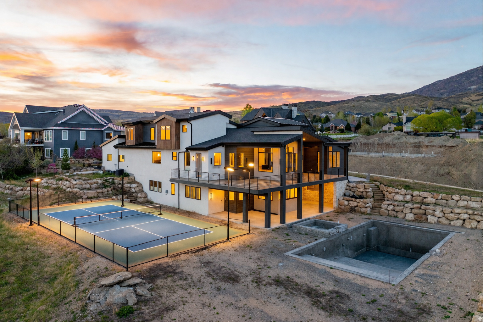 501 W DEVEY DR