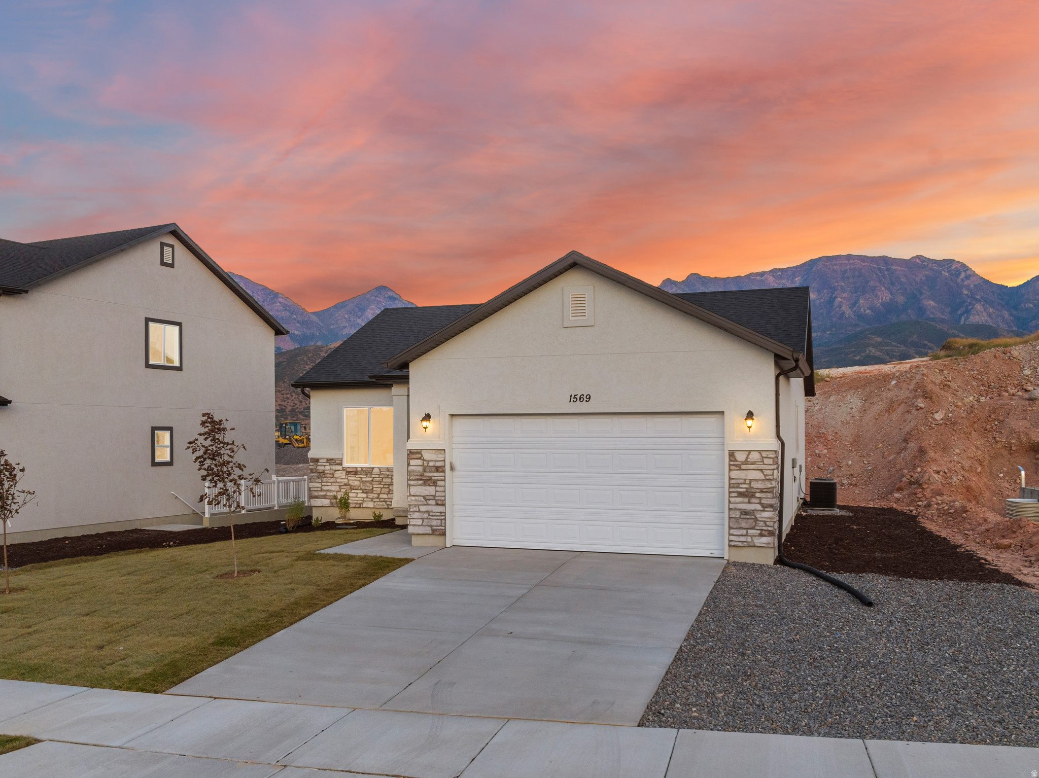 1651 S WINDSONG DR #CHAM