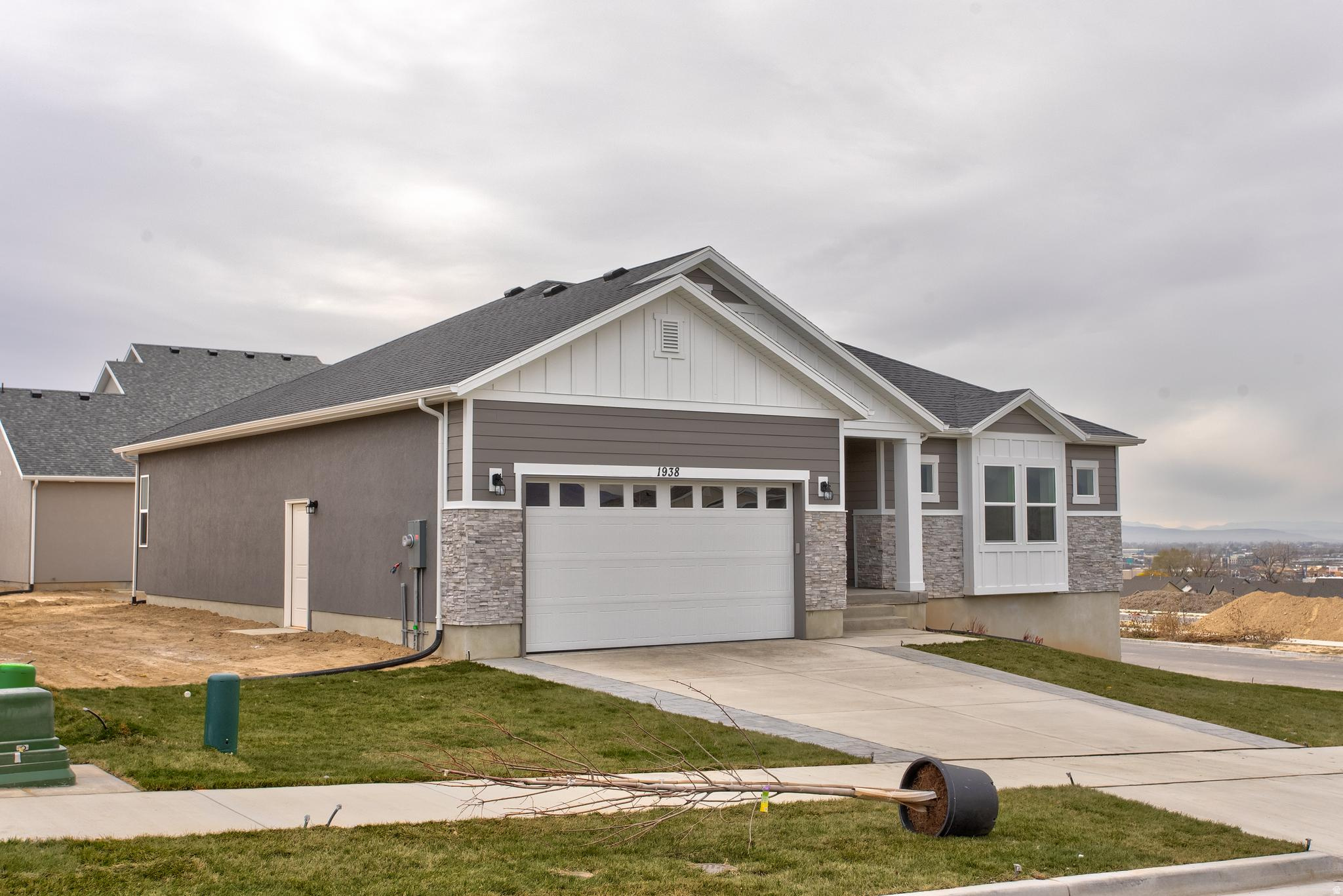 1666 S WINDSONG DR #365
