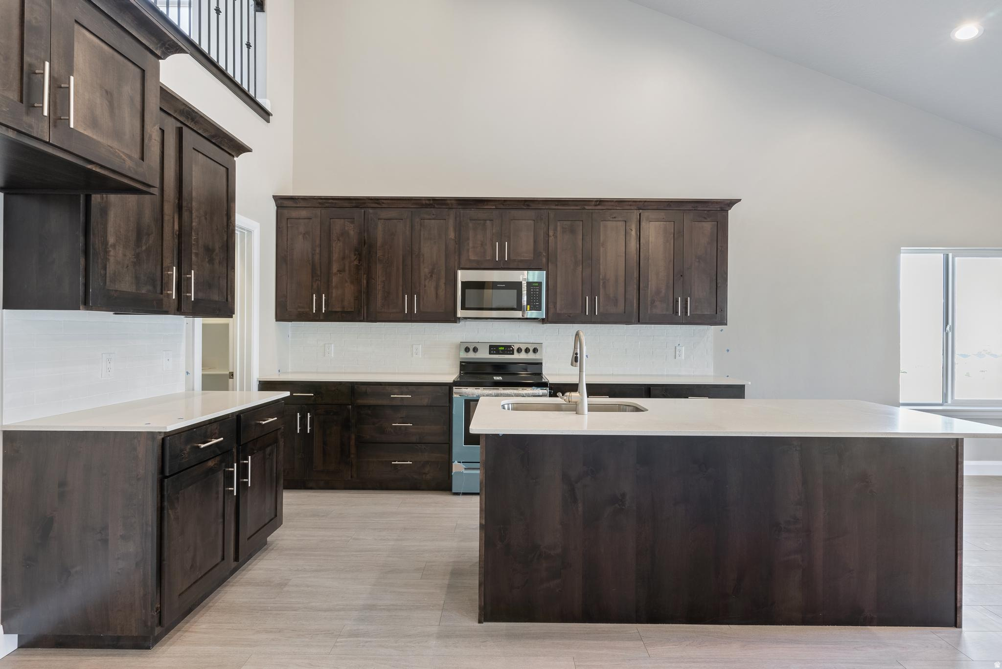 2162 E 200 N #COLUMB