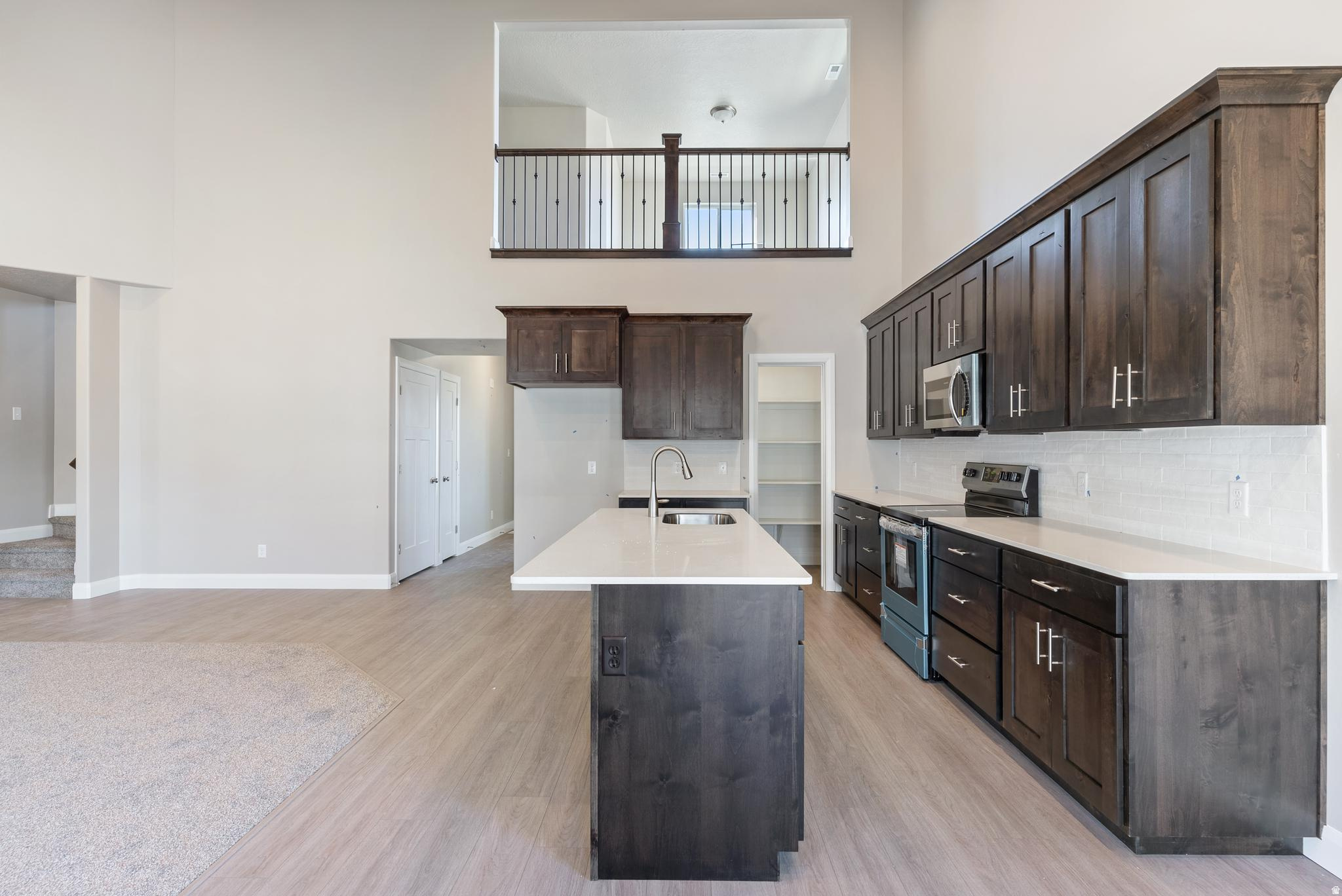 2162 E 200 N #COLUMB