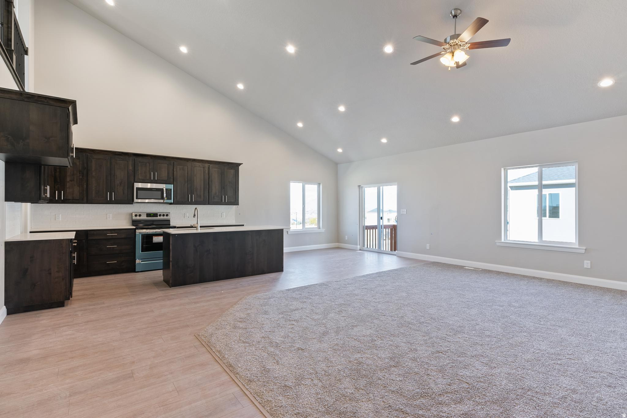 2162 E 200 N #COLUMB