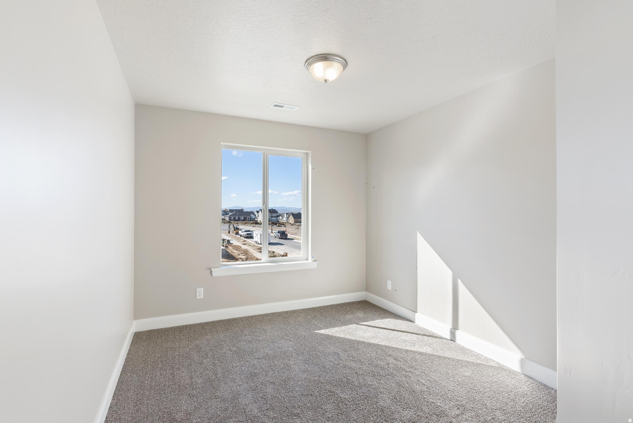 2162 E 200 N #COLUMB