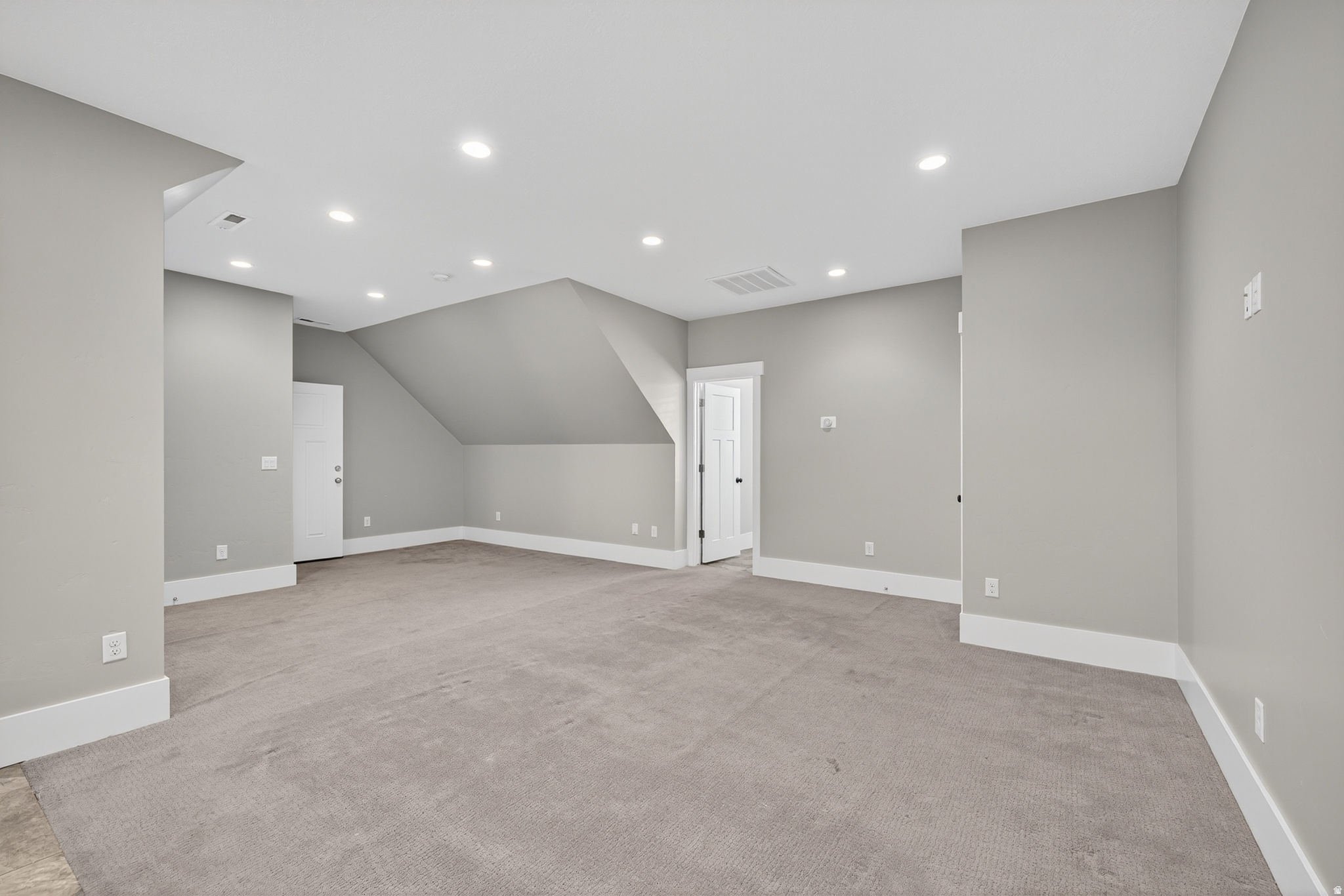 2628 E PRAIRIE DR