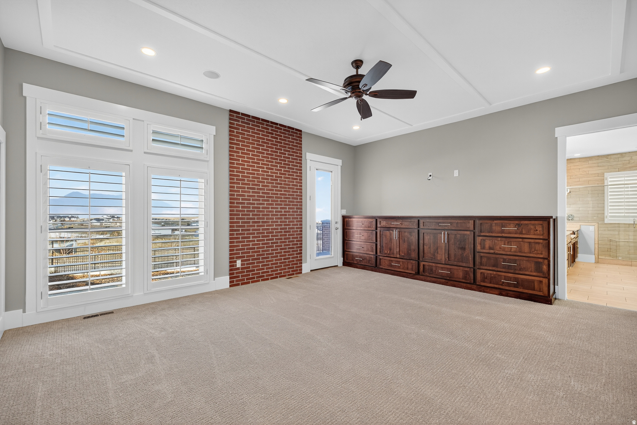 2628 E PRAIRIE DR