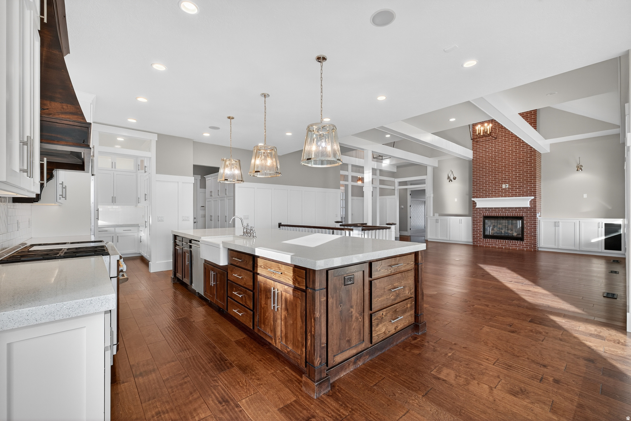 2628 E PRAIRIE DR