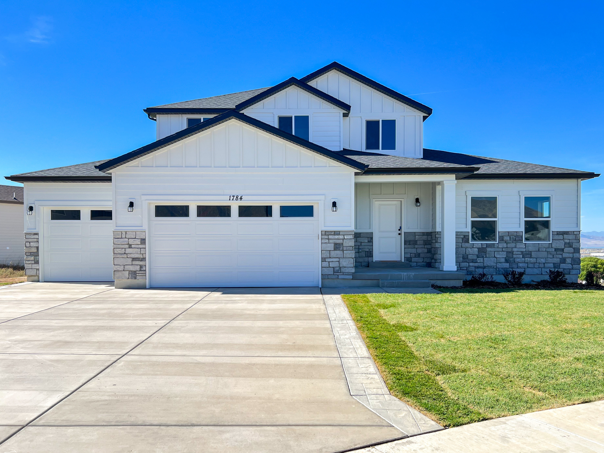 2153 E 270 N #48 MM