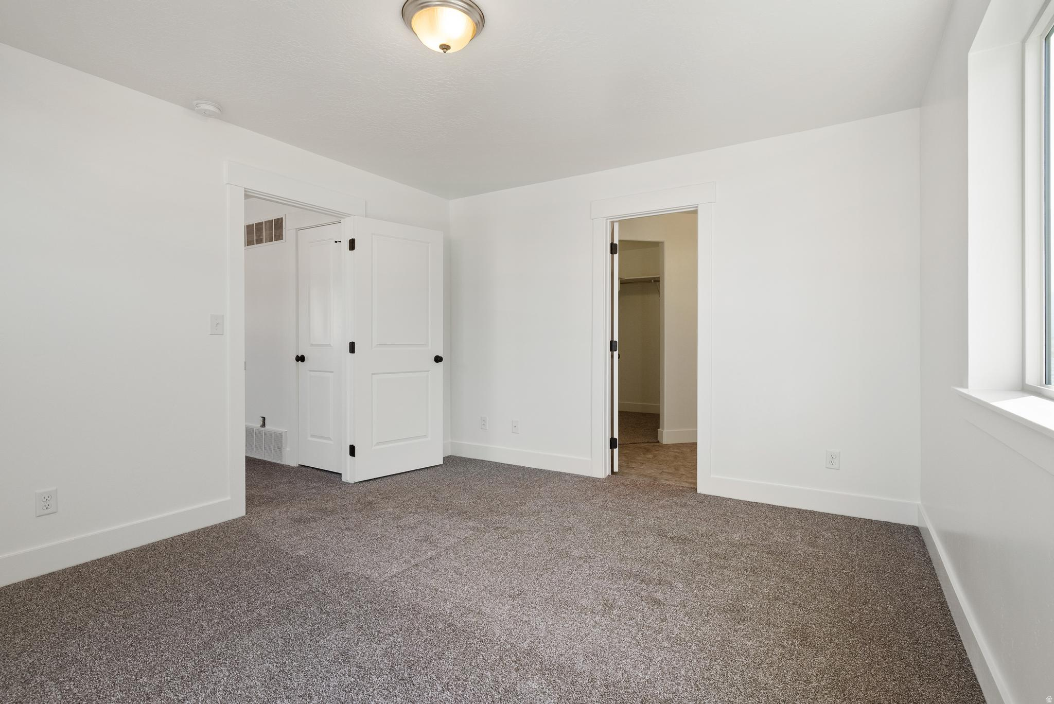 2283 E 390 N #33
