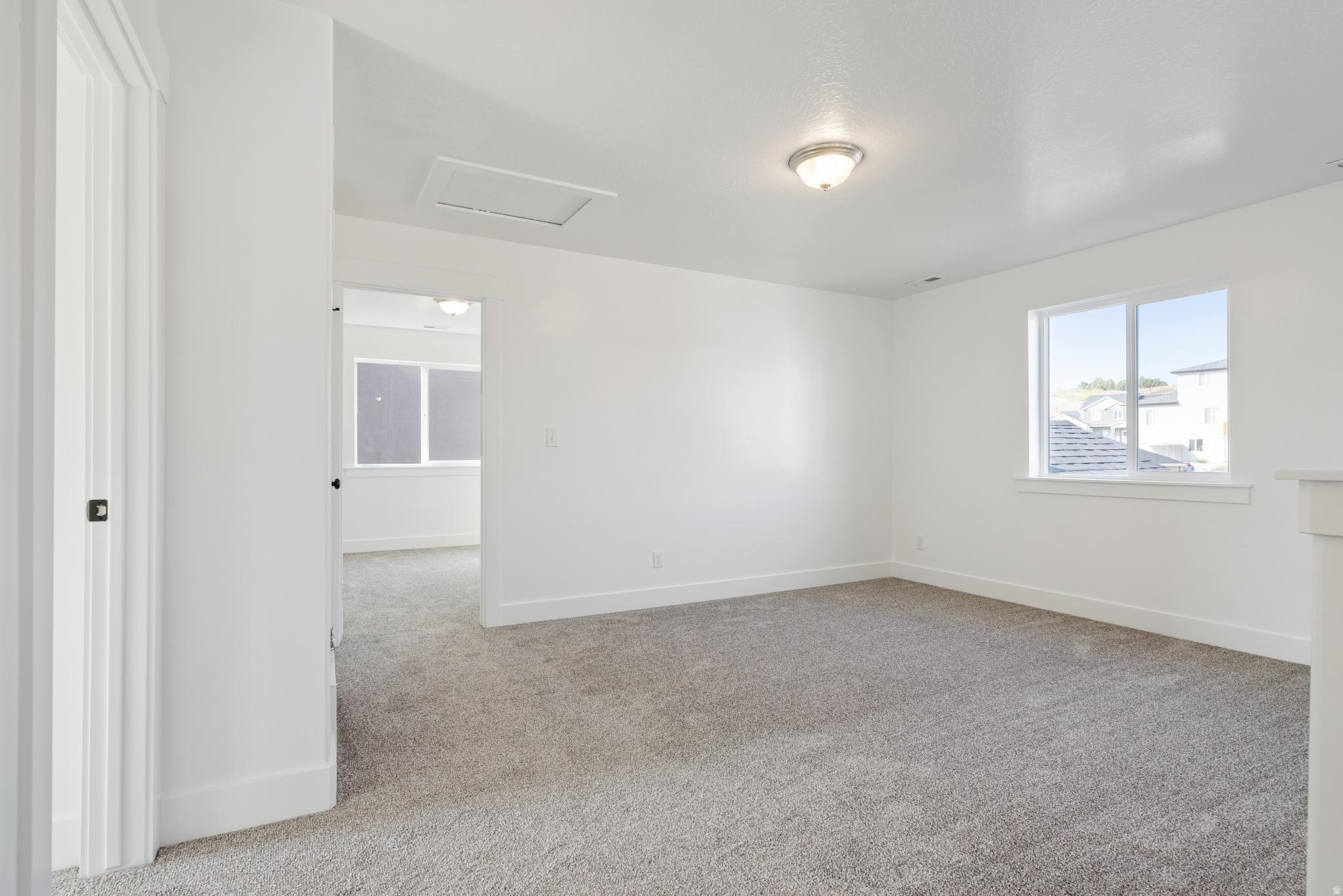 2283 E 390 N #33