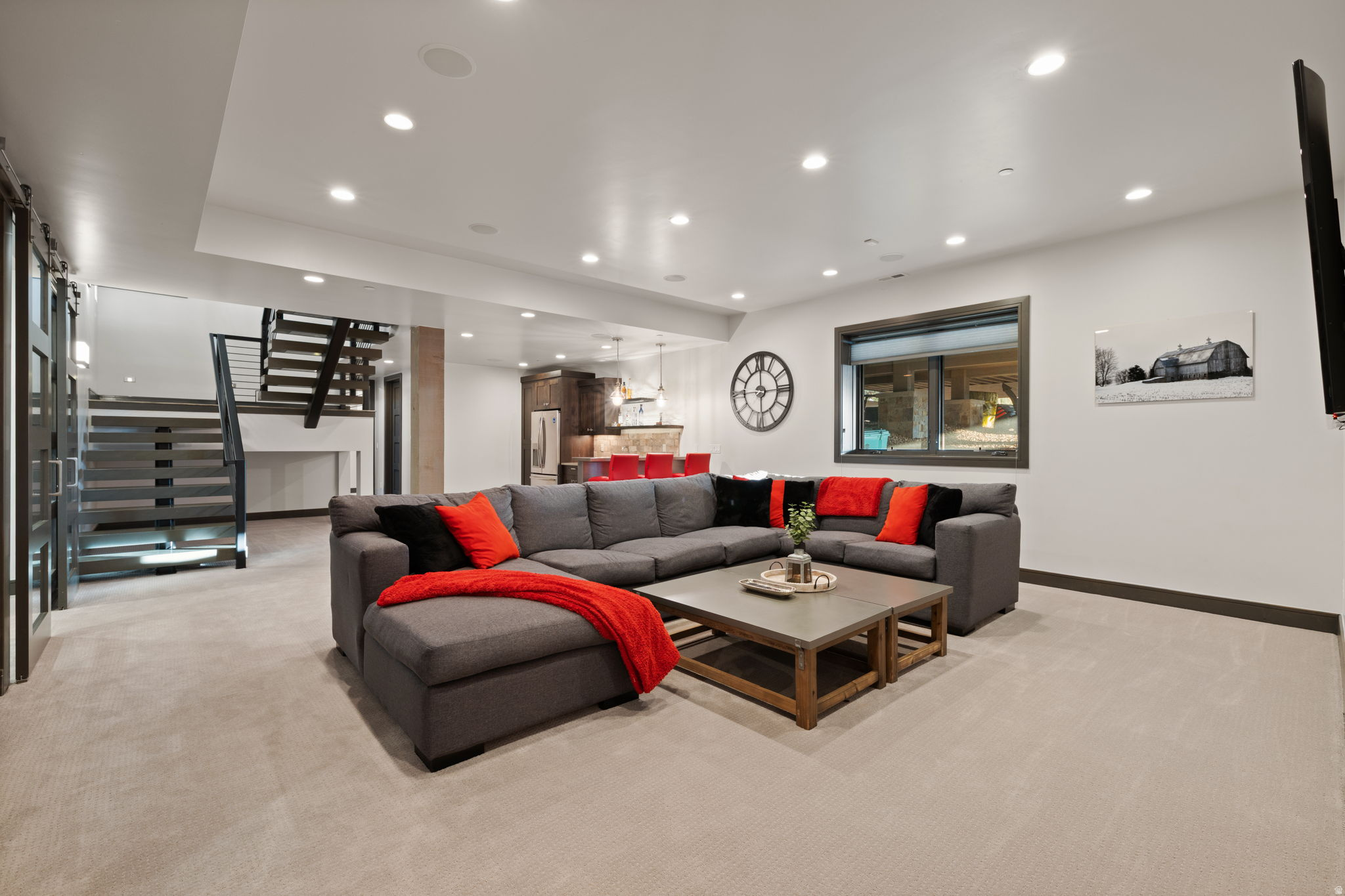 5925 MOUNTAIN DR