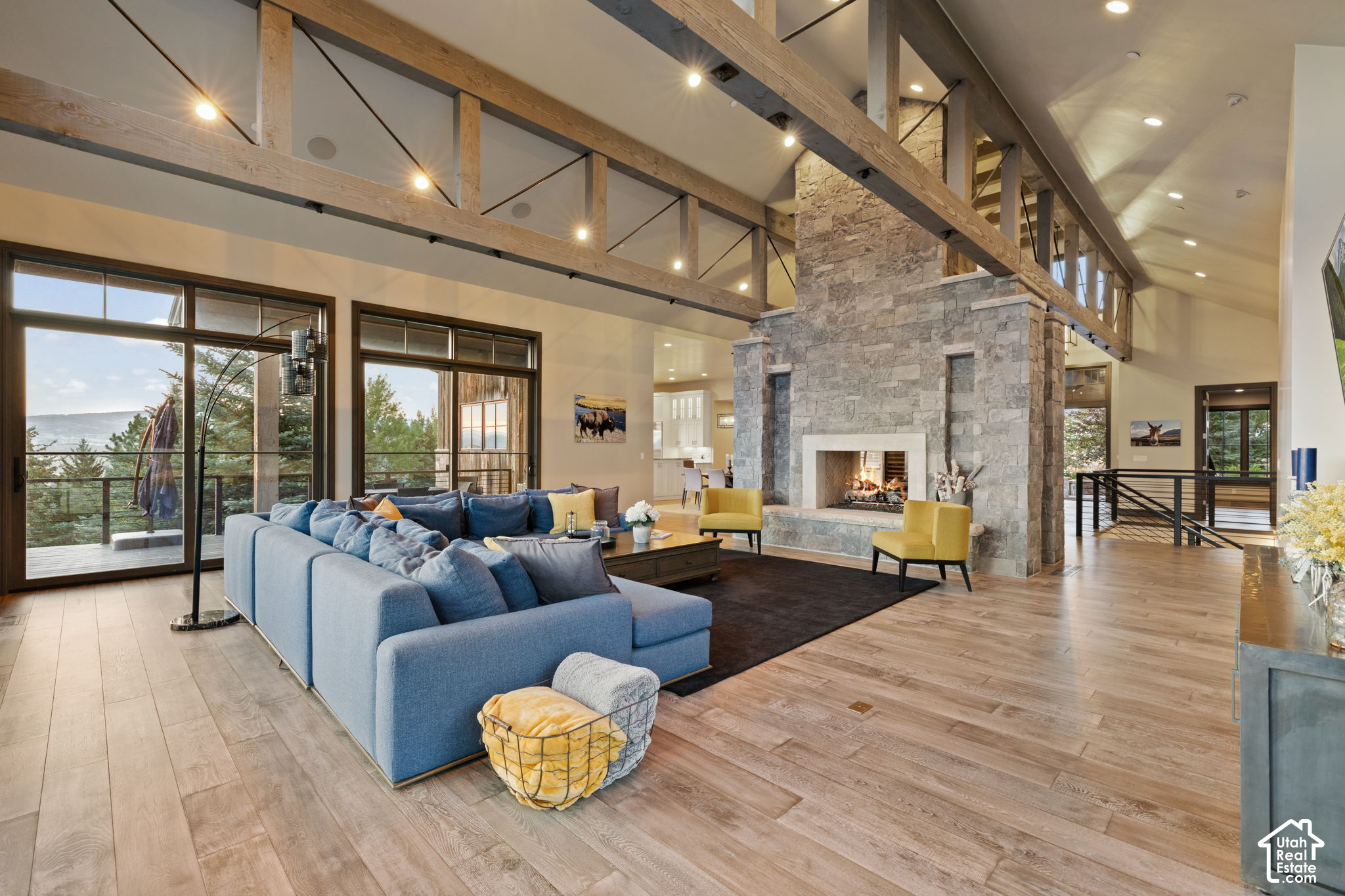 5925 MOUNTAIN DR