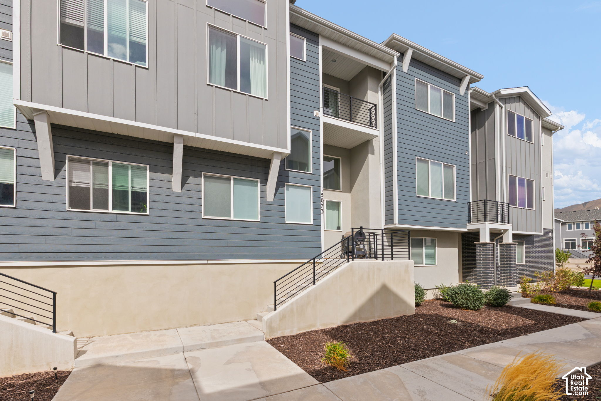 15073 S REINS WAY