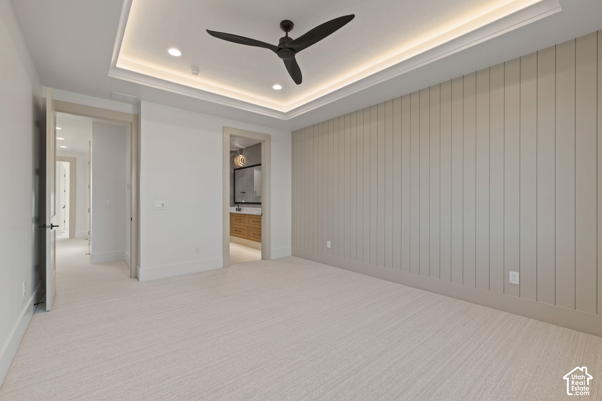 1642 E CENTER POINTE DR