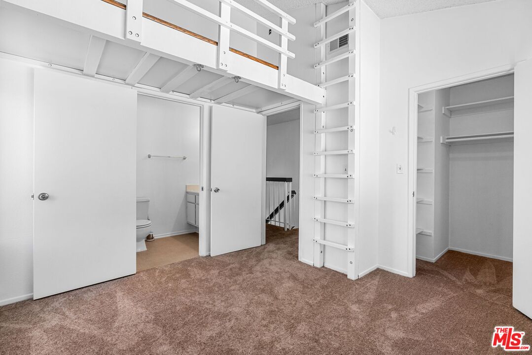 12711 Mitchell Ave Unit: 1