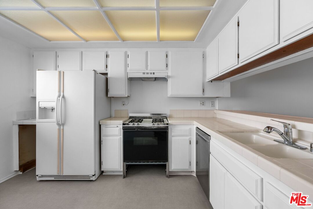 12711 Mitchell Ave Unit: 1