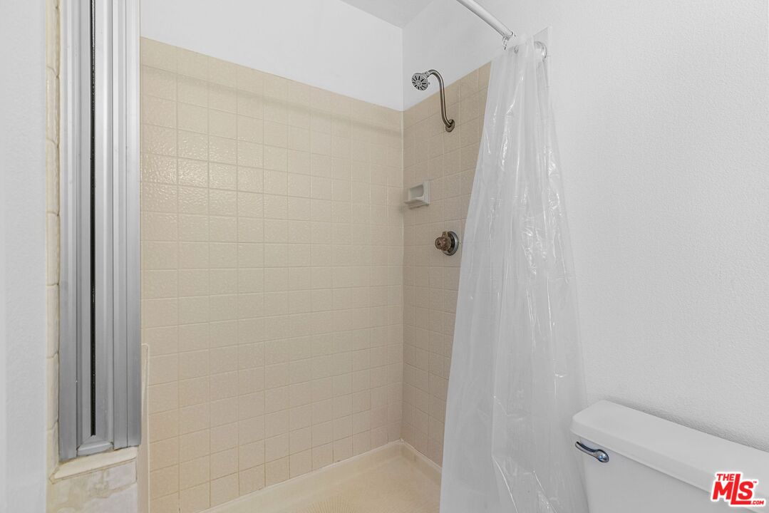 12711 Mitchell Ave Unit: 1