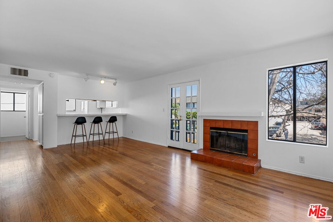 12711 Mitchell Ave Unit: 1