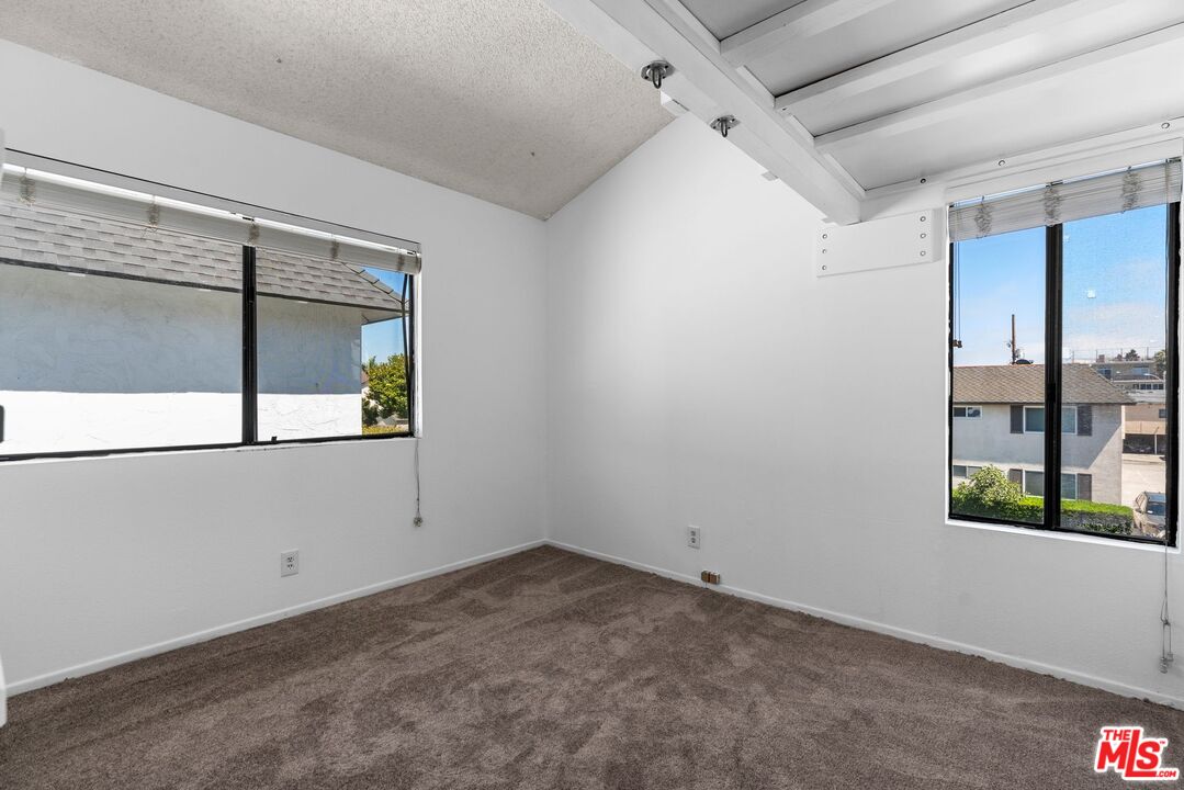 12711 Mitchell Ave Unit: 1