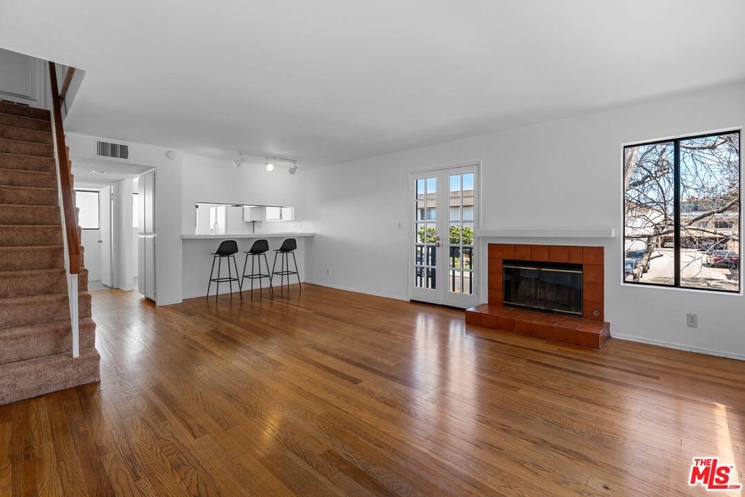 12711 Mitchell Ave Unit: 1
