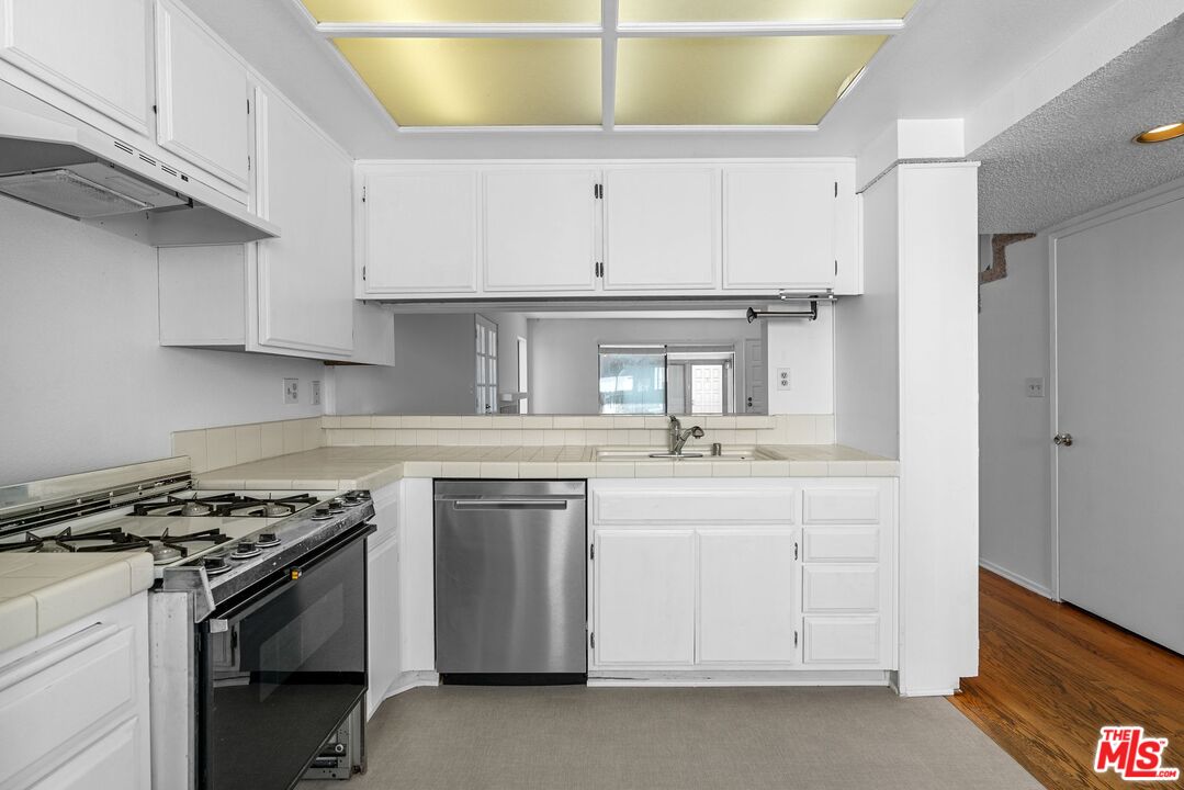 12711 Mitchell Ave Unit: 1