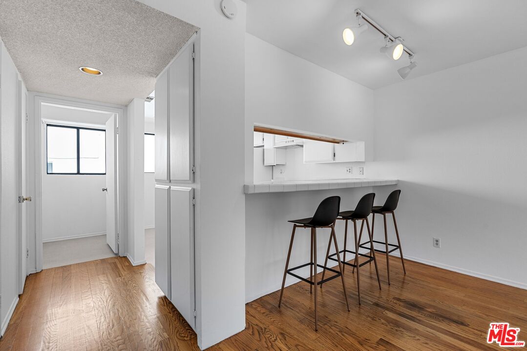 12711 Mitchell Ave Unit: 1