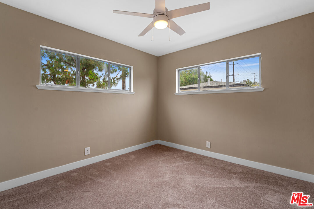4268 Jackson Ave Unit: B