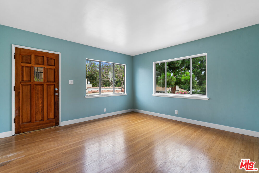 4268 Jackson Ave Unit: B