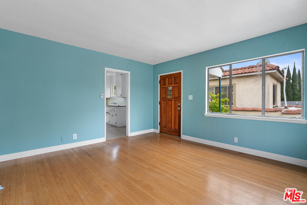 4268 Jackson Ave Unit: B