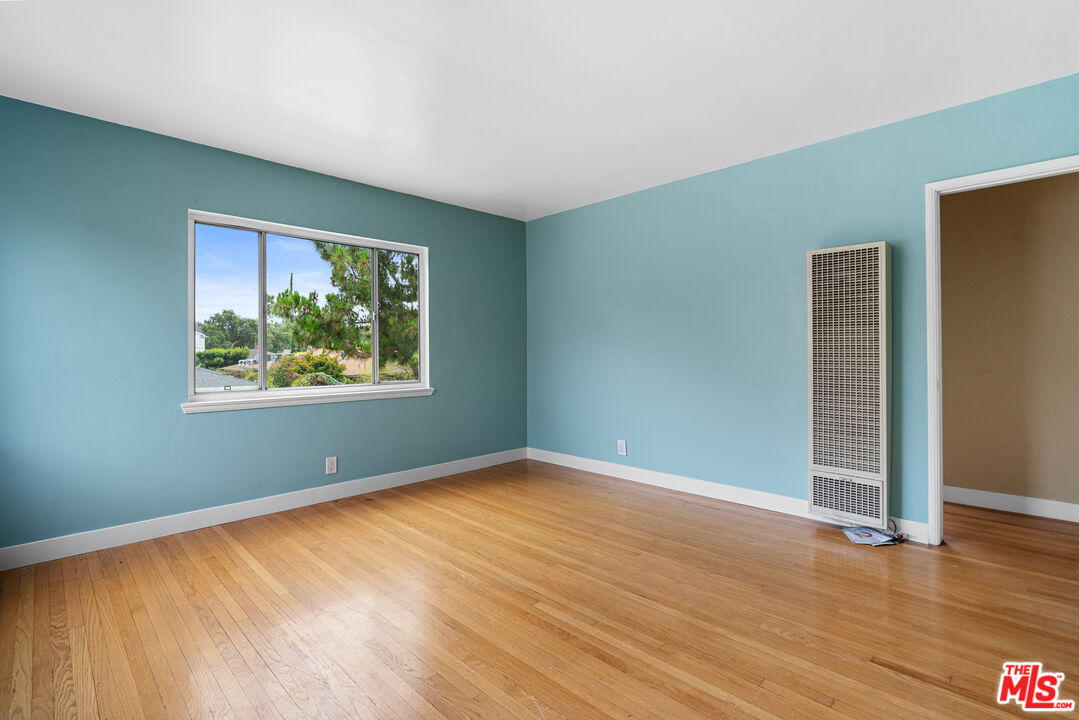 4268 Jackson Ave Unit: B