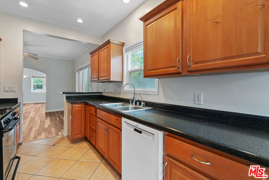 4268 Jackson Ave Unit: Casita