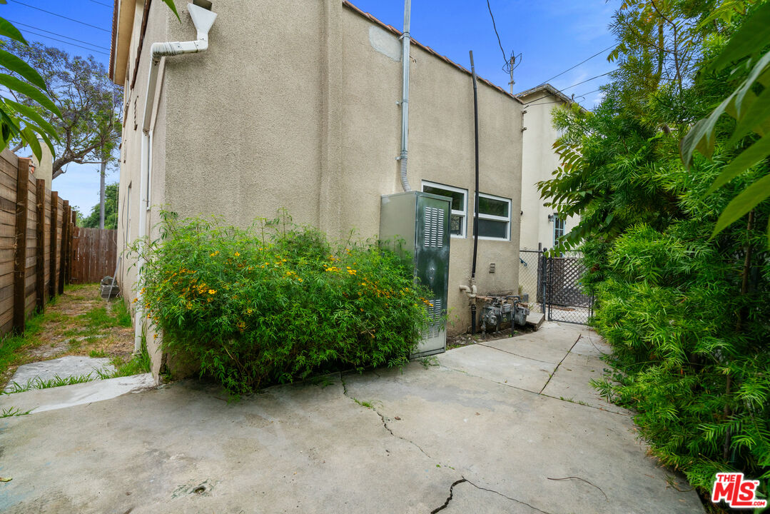 4268 Jackson Ave Unit: Casita