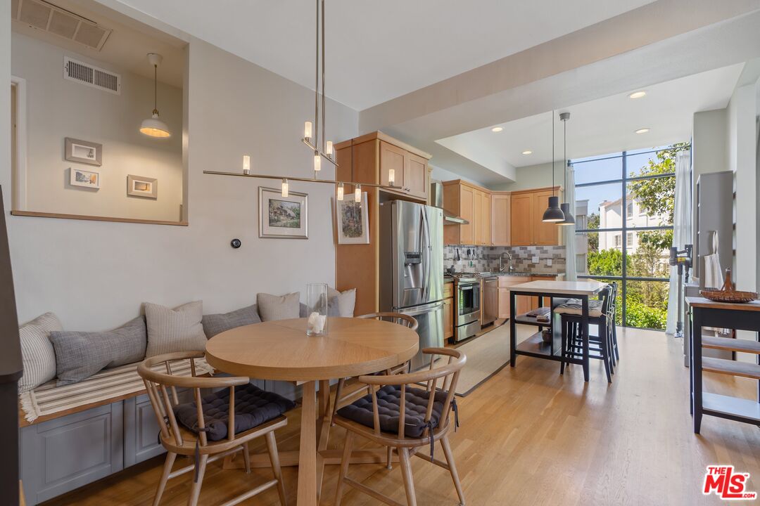 1670 Malcolm Ave Unit: 203